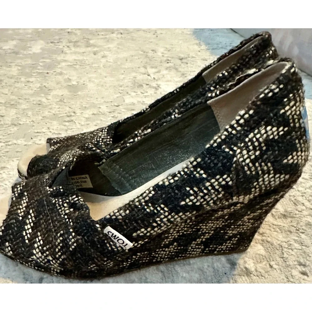TOMS Womens Black White Woven Fabric Peep Toe Wedge Heels Size‎ 6.5